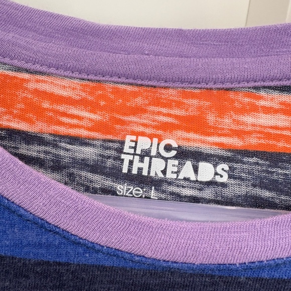 Cropped Striped Long Sleeve - Picture 3 of 3